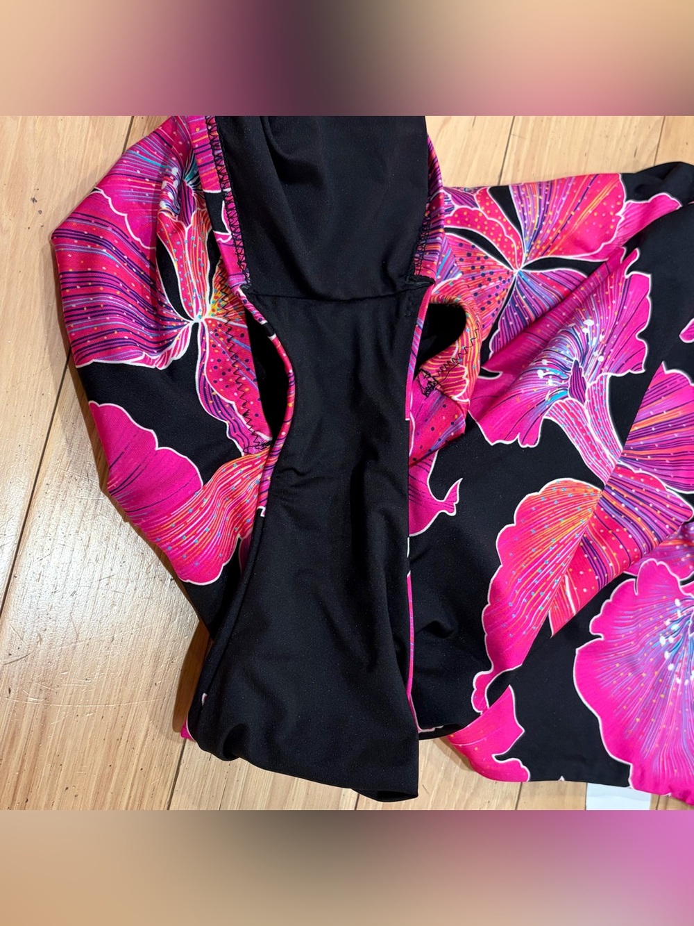 NWT Trina Turk Women’s Fleury Plunge Maillot Floral One Piece Swimsuit - Size 14 - Picture 5 of 7